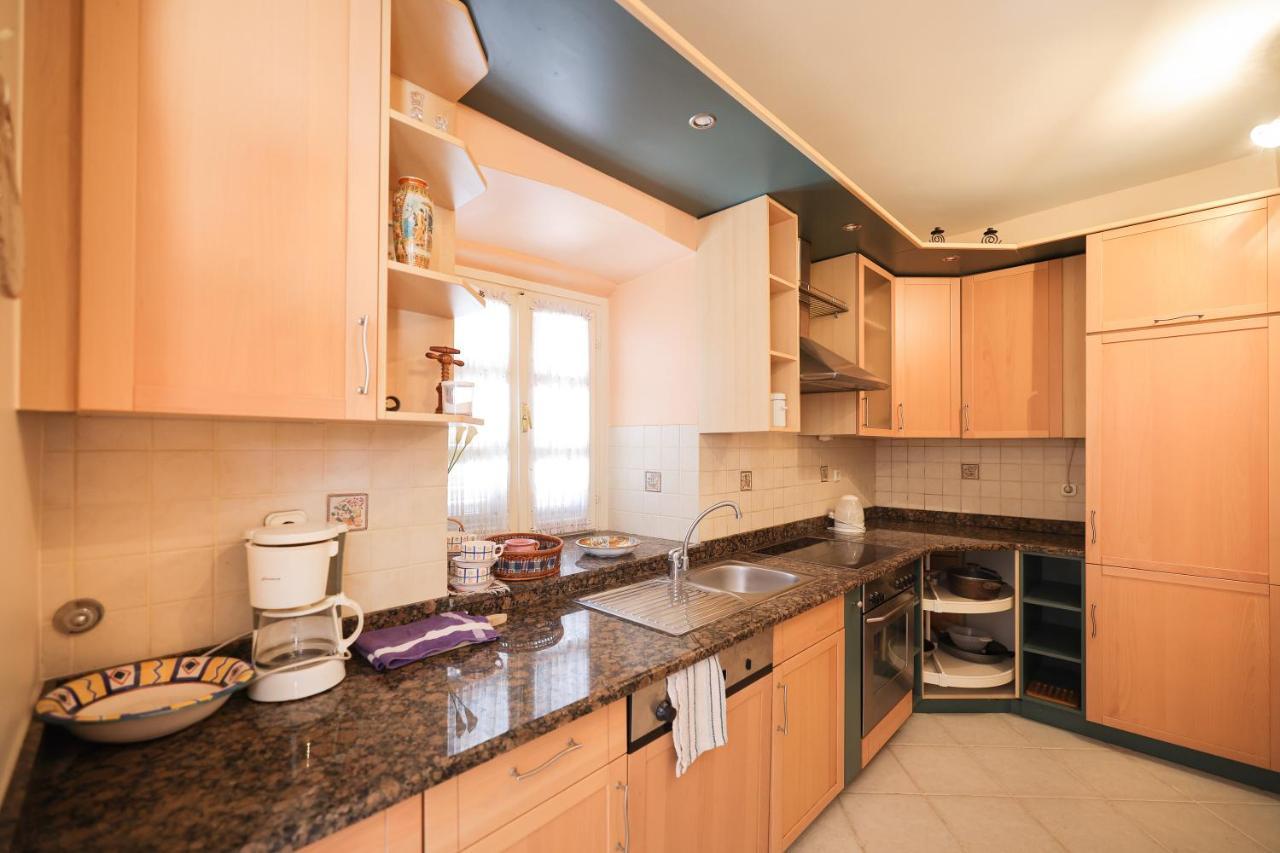 Two Bedroom Apartment In City Center Igor Zára Kültér fotó
