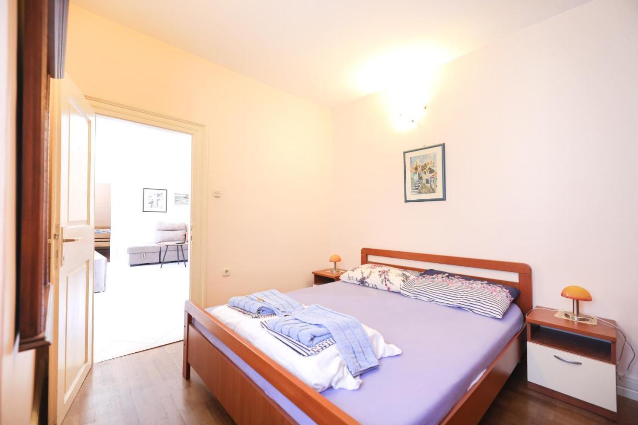 Two Bedroom Apartment In City Center Igor Zára Kültér fotó
