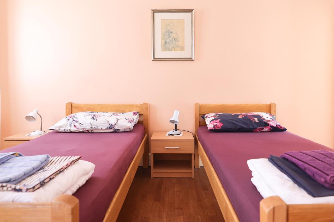 Two Bedroom Apartment In City Center Igor Zára Kültér fotó