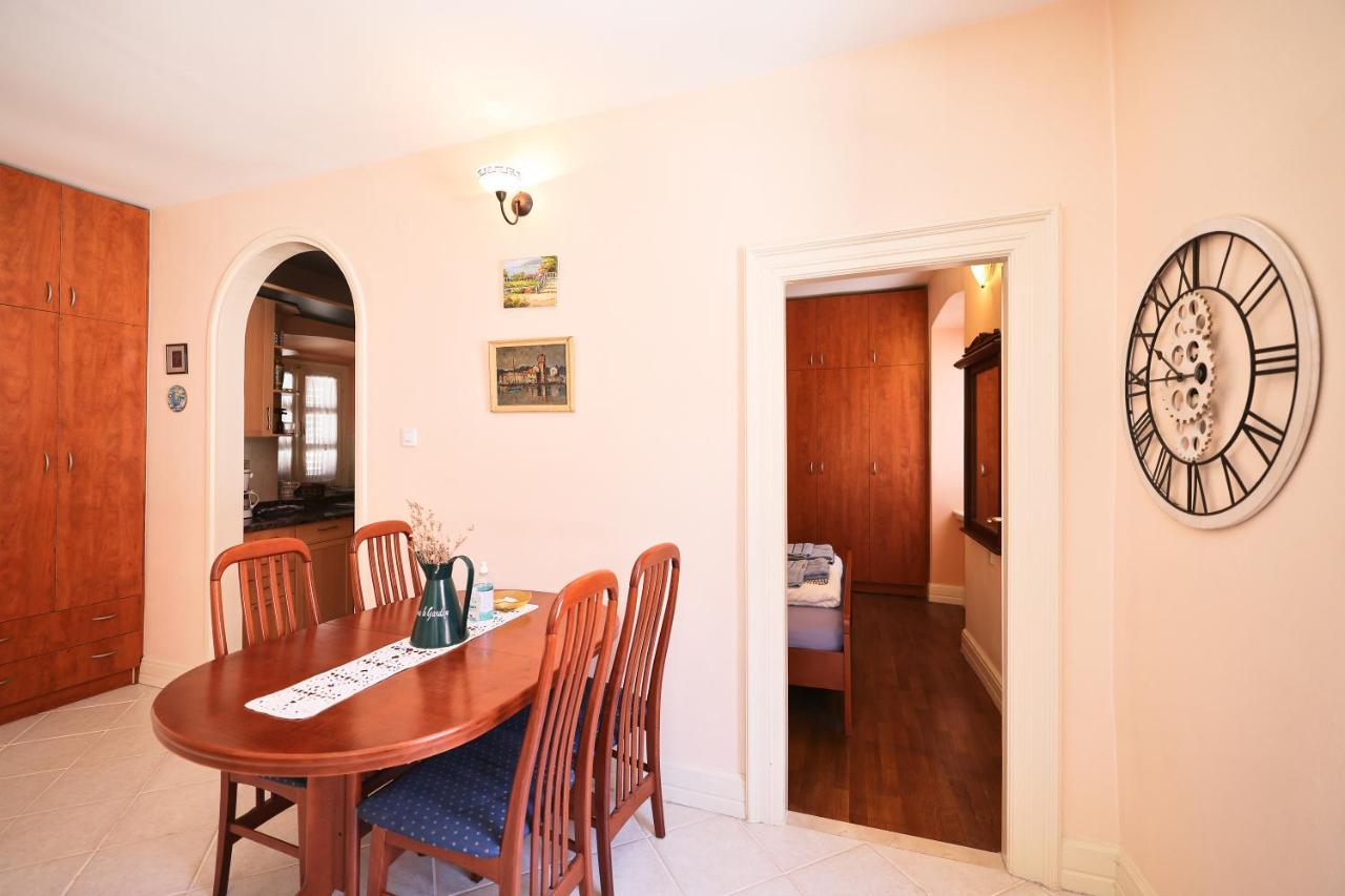 Two Bedroom Apartment In City Center Igor Zára Kültér fotó